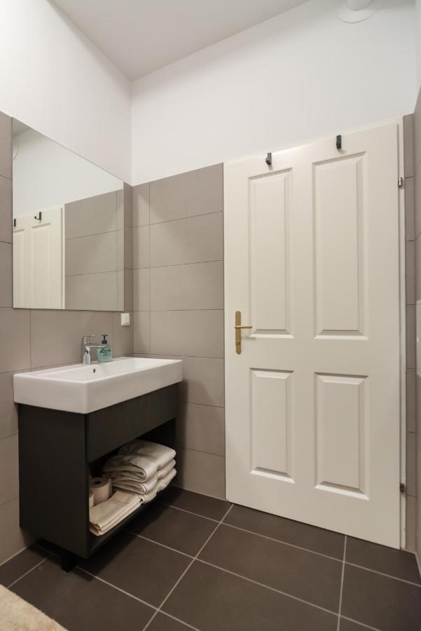 Hochwertiges Apartment Mit Direkter Anbindung Zum Zentrum In Hippen Viertel Vienna Luaran gambar